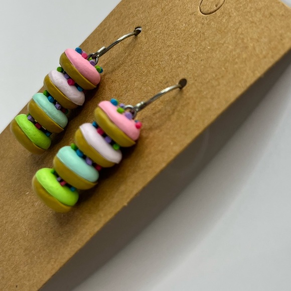 Pastel colored stacked donuts dangling earrings - Picture 2 of 3
